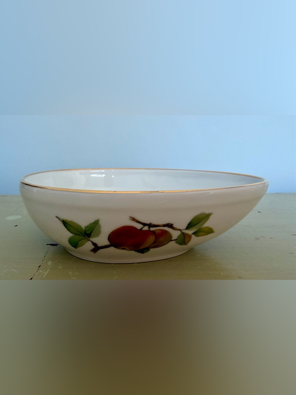 Royal Worcester Evesham Gold Avocado Bowl Fruit